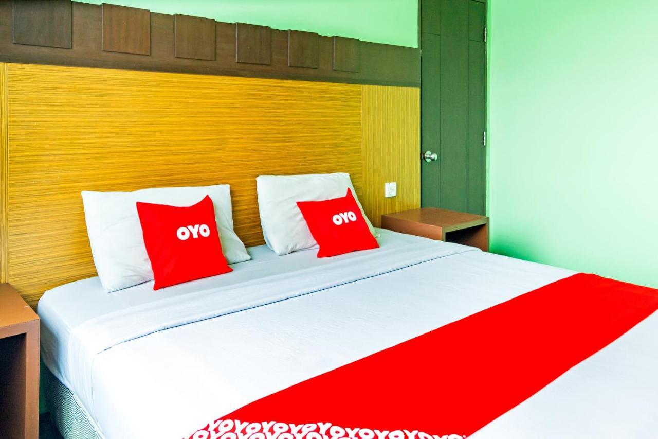 Oyo 89408 Royal Hotel Keningau Exterior photo